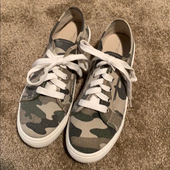 American Eagle Outfitters Shoes - AE Camo Platforms